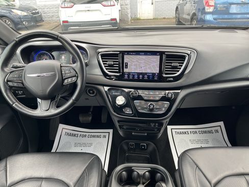Used 2018 Chrysler Pacifica Touring-L Plus w/ Advanced Safetytec Group FWD image 15