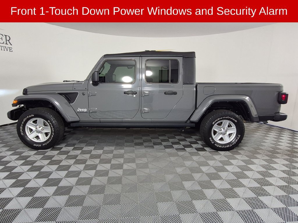 Certified 2022 Jeep Gladiator Sport AWD/4WD image 9