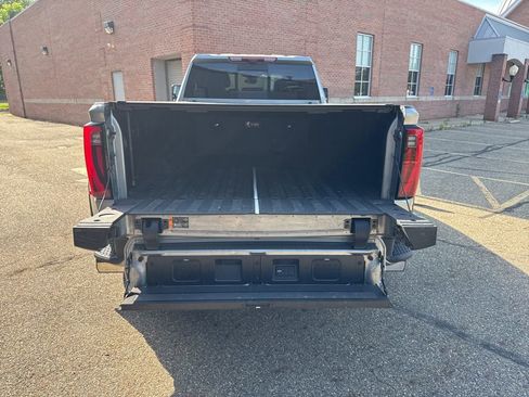 Used 2025 GMC Sierra 3500 Denali Ultimate AWD/4WD image 10