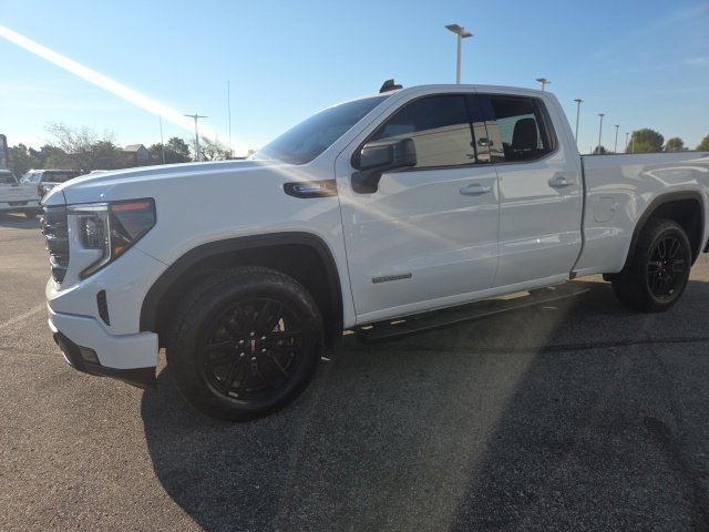 Used 2022 GMC Sierra 1500 Elevation w/ X31 Off-Road Package AWD/4WD image 9