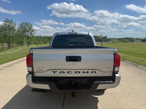 Used 2023 Toyota Tacoma SR AWD/4WD image 4