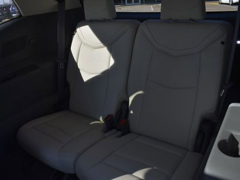 Used 2024 Cadillac XT6 Premium Luxury w/ Technology Package image 17