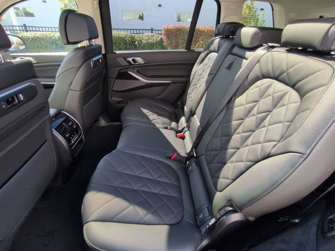 Used 2026 BMW X7 xDrive40i AWD/4WD image 21