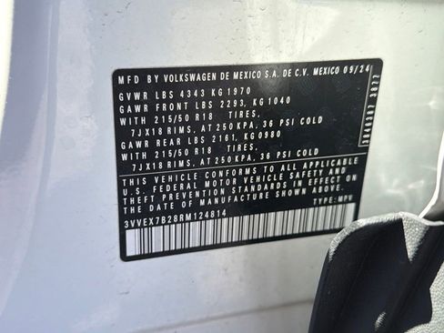 Used 2024 Volkswagen Taos SE image 16