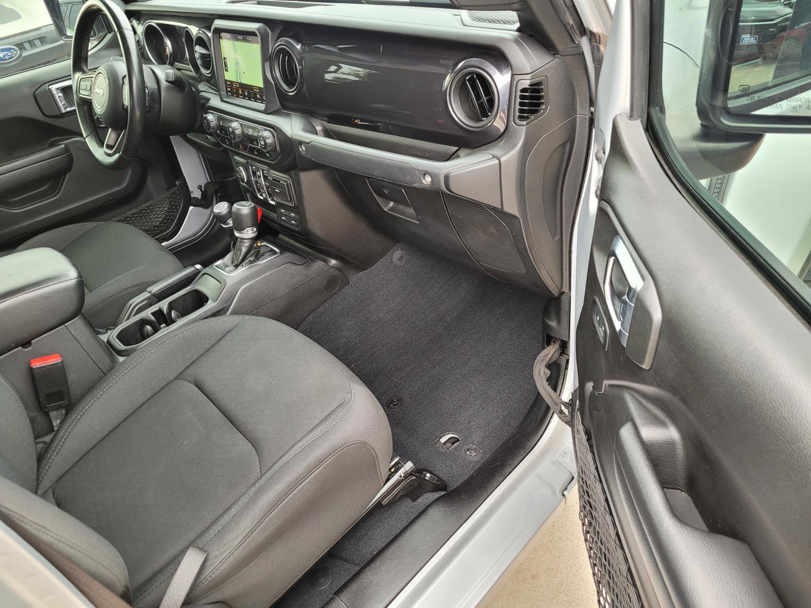 Used 2022 Jeep Gladiator Sport AWD/4WD image 23