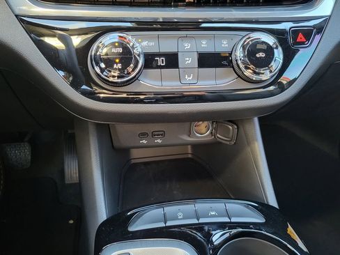 New 2026 Buick Envista Sport Touring image 10