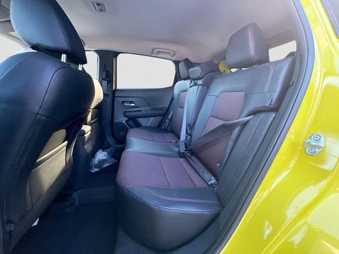 New 2025 Nissan Kicks SR image 24