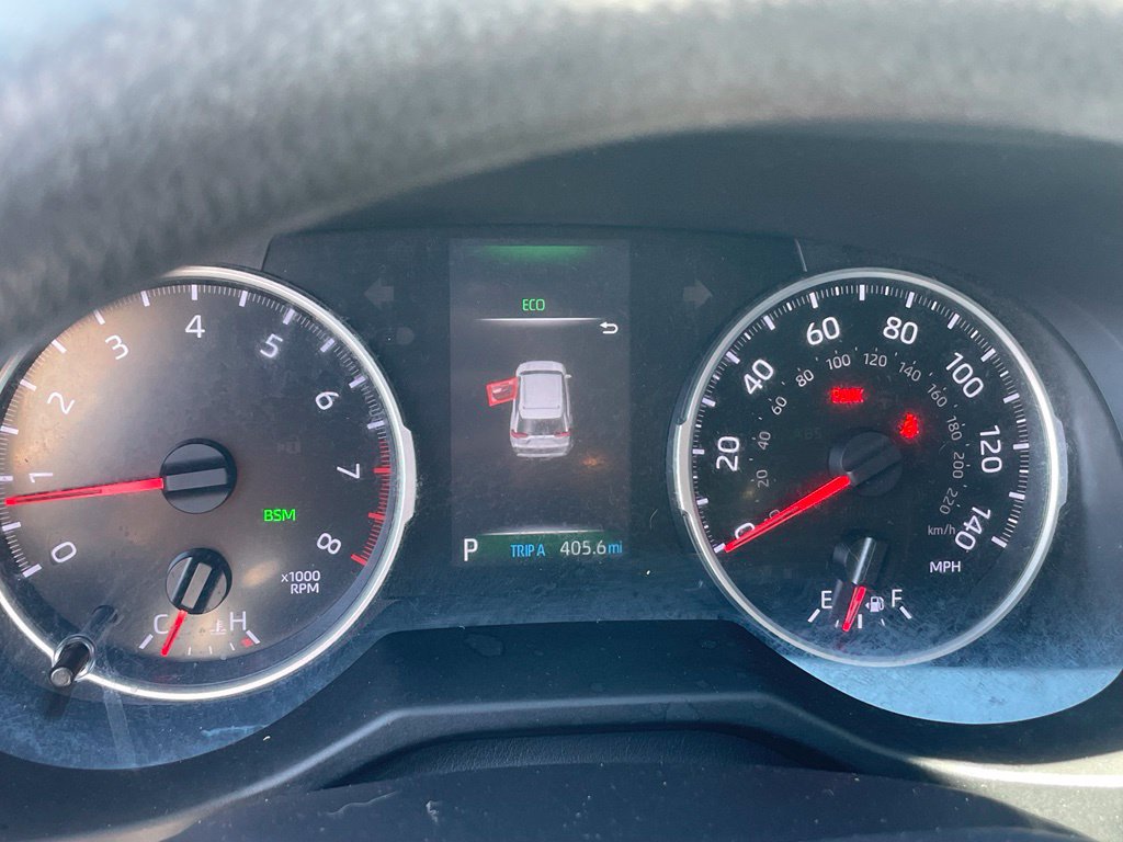 Used 2021 Toyota RAV4 XLE AWD/4WD image 14