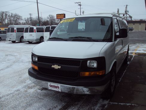 Used 2014 Chevrolet Express 1500 AWD 1500 135 image 4