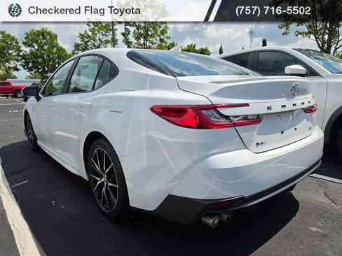 Used 2026 Toyota Camry SE FWD image 4