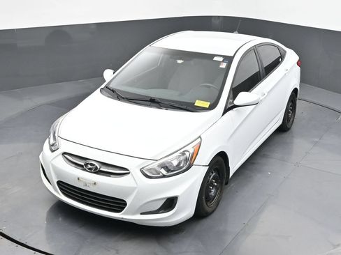 Used 2016 Hyundai Accent SE w/ Option Group 02 FWD image 16