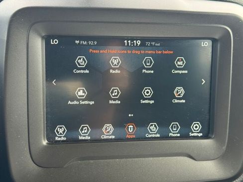 Used 2019 Jeep Renegade Latitude w/ Cold Weather Group AWD/4WD image 33