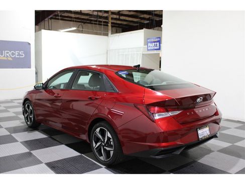 Used 2023 Hyundai Elantra SEL w/ Convenience Package image 6