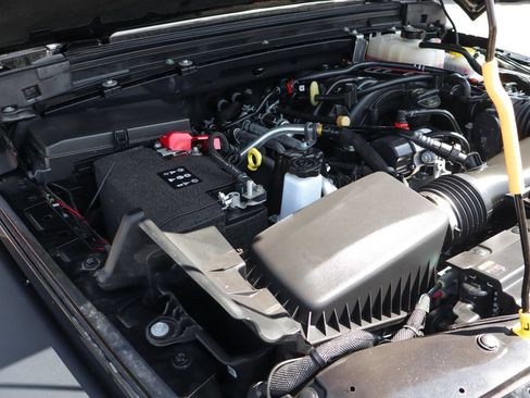 Used 2023 Jeep Wrangler Unlimited Sport AWD/4WD image 12