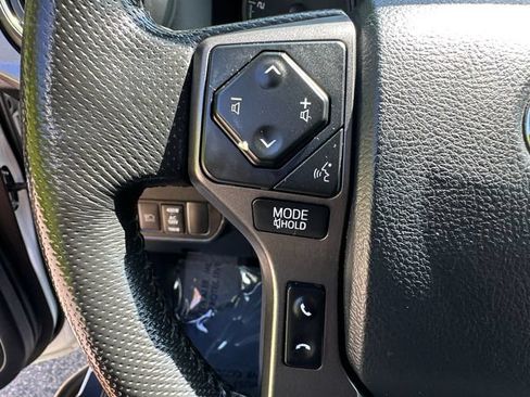 Used 2020 Toyota Tacoma TRD Sport w/ Technology Package AWD/4WD image 30