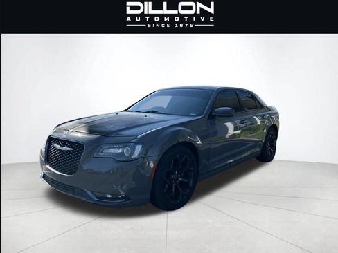 Used 2019 Chrysler 300 S RWD image 6
