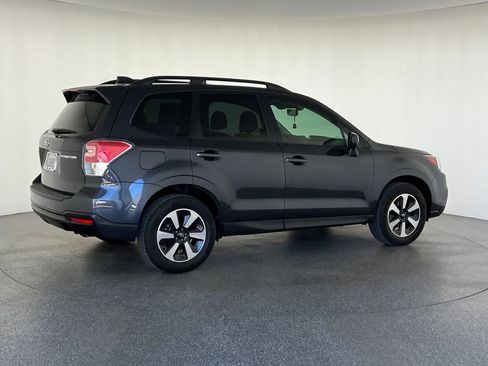 Used 2018 Subaru Forester 2.5i Premium image 3