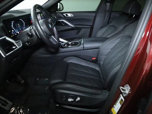 Used 2024 BMW X6 M60i w/ Dynamic Handling Package AWD/4WD image 19