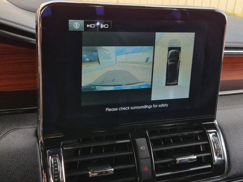 Used 2018 Lincoln Navigator Select w/ Technology Package image 28