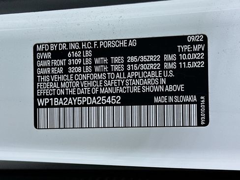 Certified 2023 Porsche Cayenne Platinum Edition AWD/4WD image 34