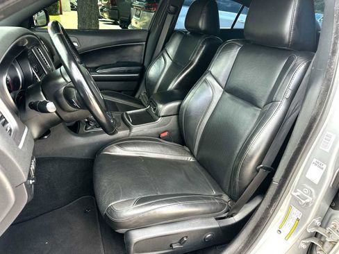 Used 2022 Dodge Charger SXT w/ Leather Interior Group RWD image 17