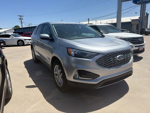 Used 2024 Ford Edge SEL w/ Convenience Package AWD/4WD image 2