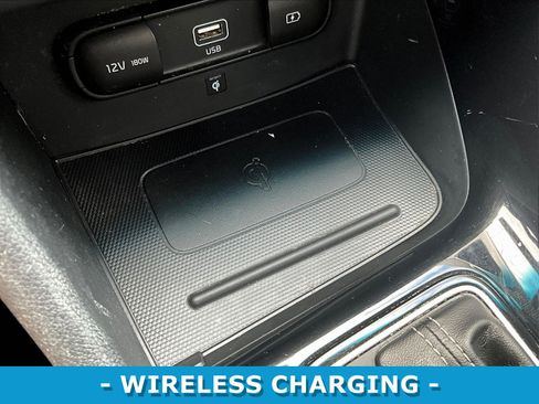 Used 2022 Kia Niro EX Premium FWD image 15