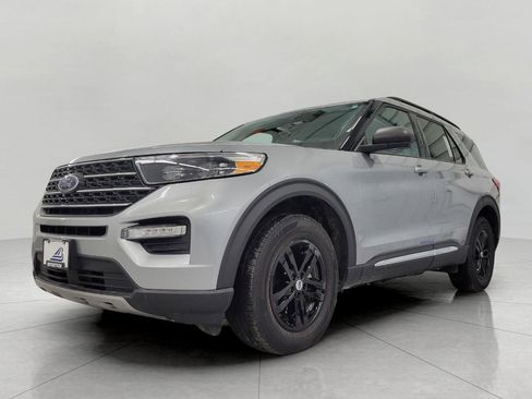 Used 2023 Ford Explorer XLT w/ Equipment Group 202A image 13