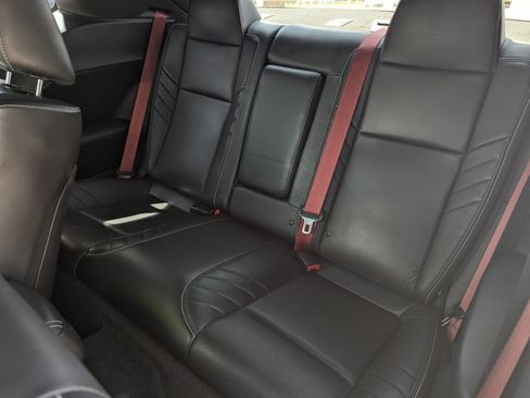 Used 2015 Dodge Challenger SRT w/ Technology Group RWD image 8