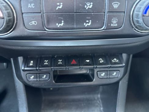 Used 2022 Chevrolet Colorado ZR2 AWD/4WD image 26