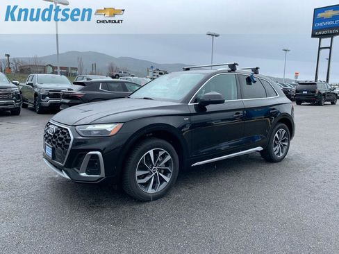 Used 2022 Audi Q5 2.0T Premium w/ Convenience Package image 3