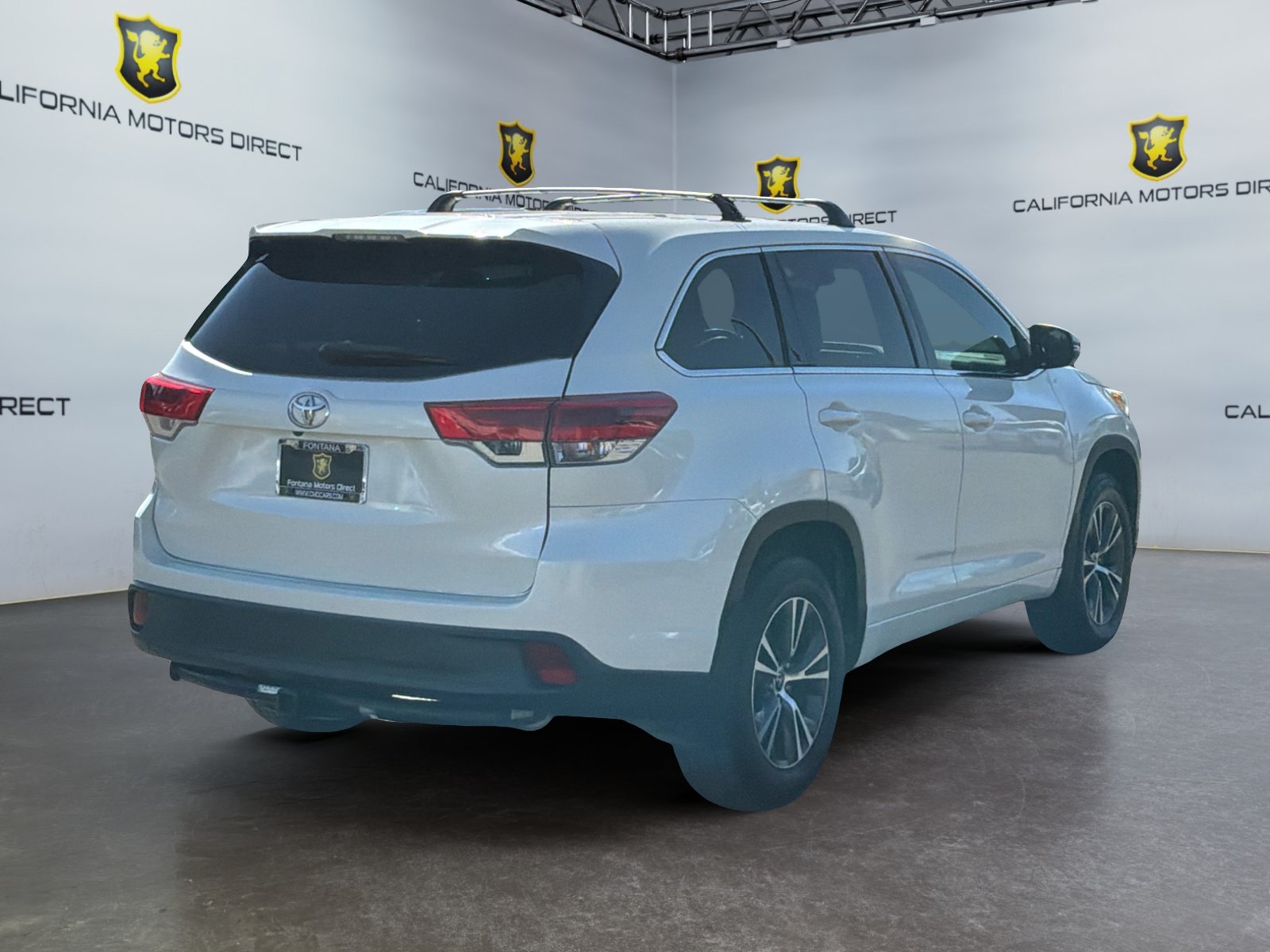 Used 2018 Toyota Highlander LE FWD image 5