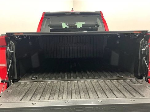 Used 2026 Toyota Tacoma SR5 AWD/4WD image 32