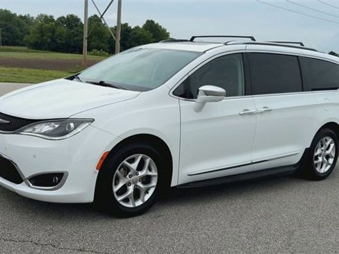 Used 2020 Chrysler Pacifica Limited w/ Advanced Safetytec Group image 4
