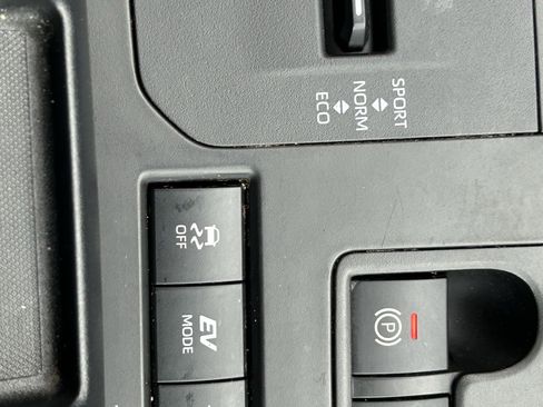 Used 2022 Toyota Highlander XLE image 27