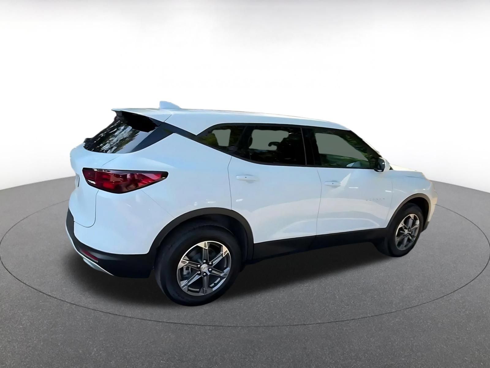 Used 2026 Chevrolet Blazer LT FWD image 14
