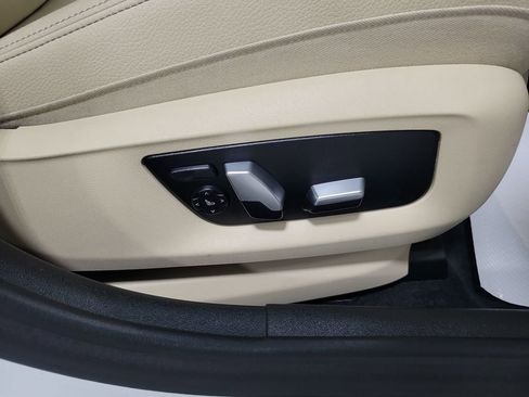 Used 2018 BMW 530i xDrive image 22