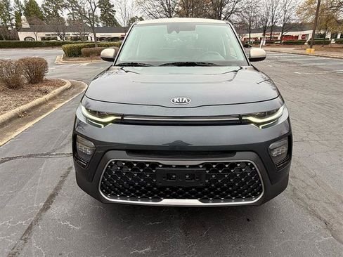 Used 2020 Kia Soul EX w/ Option Group 015 FWD image 2