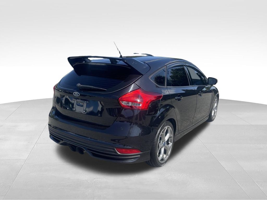 Used 2015 Ford Focus ST FWD image 4
