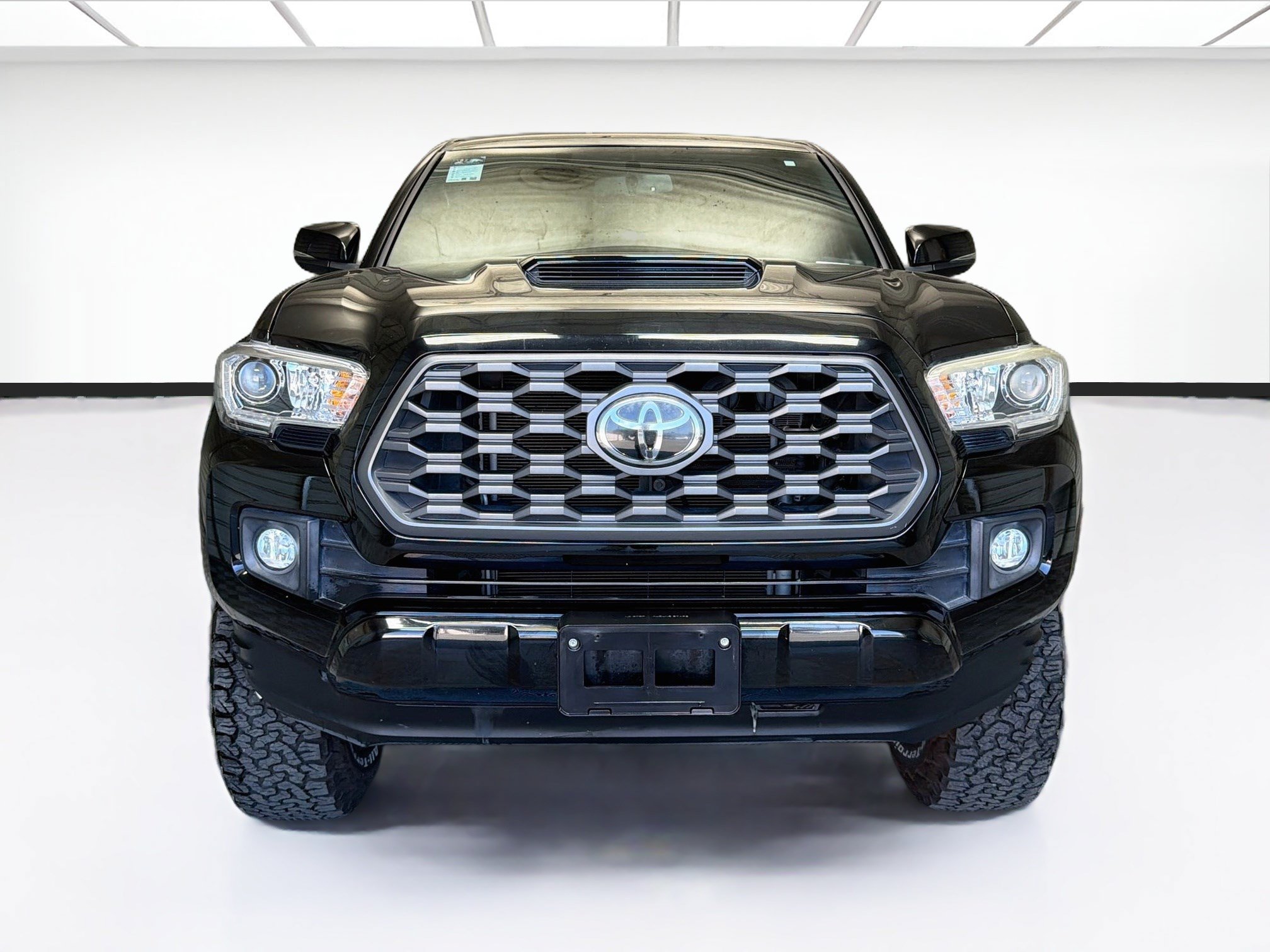 Used 2016 Toyota Tacoma TRD Sport AWD/4WD image 2