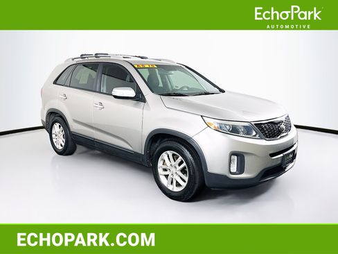 Used 2015 Kia Sorento LX FWD image 1
