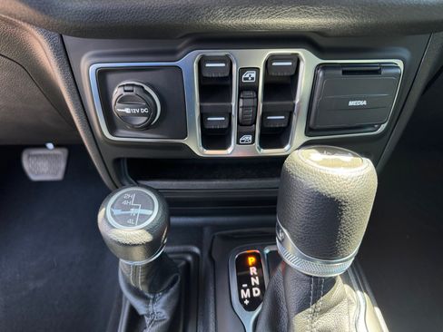 Used 2026 Jeep Wrangler Unlimited Sport AWD/4WD image 21