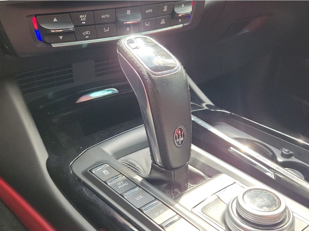 Used 2019 Maserati Levante GranSport AWD/4WD image 27