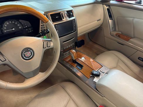 Used 2005 Cadillac XLR RWD image 19