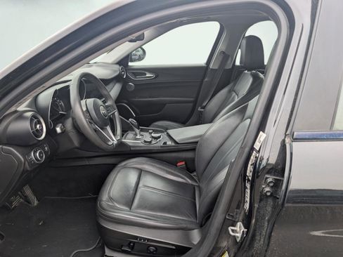 Used 2019 Alfa Romeo Giulia AWD image 9