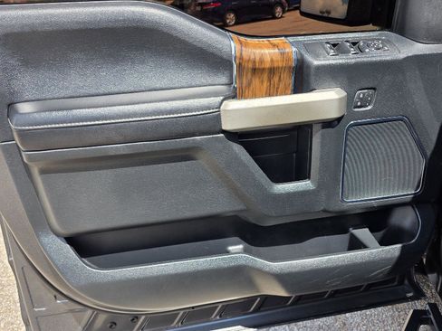 Used 2020 Ford F150 Lariat image 40