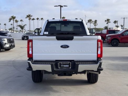 New 2025 Ford F350 XLT w/ FX4 Off-Road Package image 11