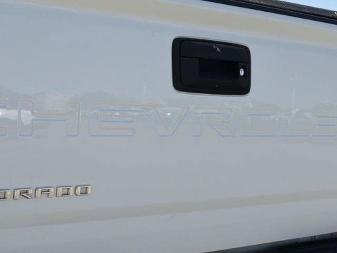Used 2022 Chevrolet Colorado W/T w/ Custom Special Edition RWD image 9