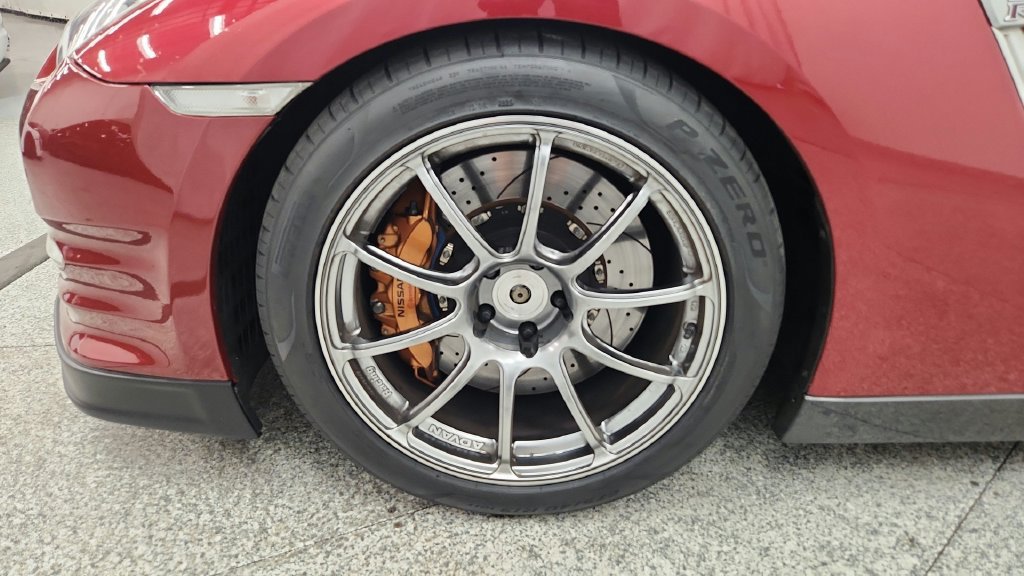 Used 2015 Nissan GT-R Premium AWD/4WD image 14