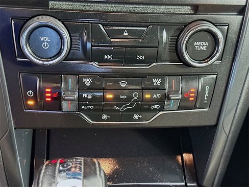 Used 2018 Ford Explorer XLT w/ Equipment Group 202A image 16